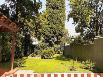 EXCLUSIVA CASA 4 AMBIENTES LOTE 500 METROS CON JARDIN AL FRENTE Y PARQUE - 3