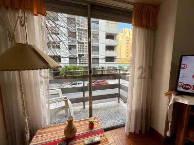 Departamento de 2 ambientes al frente con balcón en Plaza Colón - 5