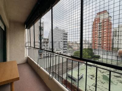 Venta de departamento 2 ambientes con balcón. Vista abierta. Flores Norte - Principal
