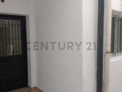 Departamentos en venta en La Plata con locales - 2