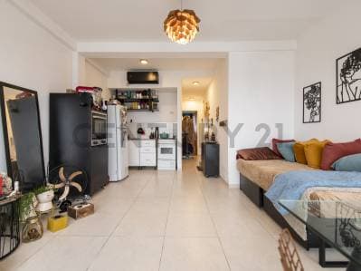 DEPARTAMENTO EN VENTA EN LA PLATA SEMIPISO DE 1 DORMITORIO CON BALCÓN Y COCHERA - 3