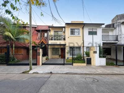 VENTA CASA TIPO PH 5 AMBIENTES CIUDAD JARDIN COCHERA PATIO - 3