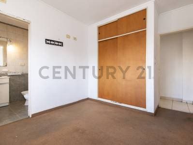 Departamento en venta en La Plata de 2 dormitorios al frente con cochera - 2
