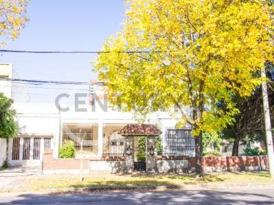 VENTA CASA 4 DORMITORIOS, 3 BAÑOS, PILETA, JARDIN, QUINCHO, BARRIO ROQUE SAENZ PEÑA, ROSARIO - Principal