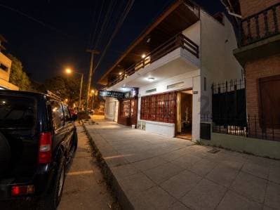 TRIPLEX EN VENTA CENTRO DE VILLA GESELL DE 4 AMBIENTES - 2