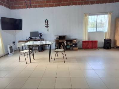 Venta - Casa sobre lote en Barrio Felix U Camet - 4