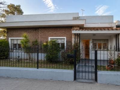 Venta casa en B° Juniors - Principal