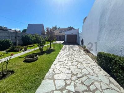 Vendo Casa de 4 ambientes en Barrio 9 de Julio - 4