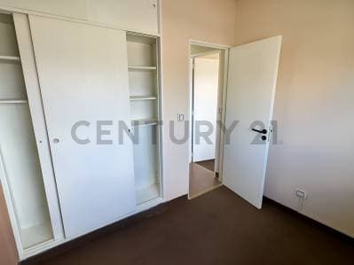 Venta - Departamento 4 ambientes con balcón al frente – Liniers - 5