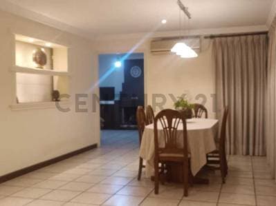 CASA EN VENTA EN GUAYMALLEN - 4