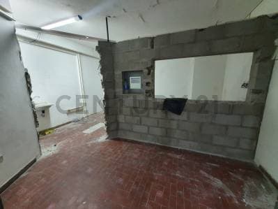 Oportunidad local en venta Av Corrientes y Scalabrini Ortiz - 5