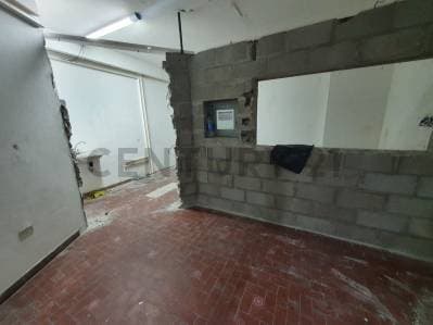 Oportunidad local en venta Av Corrientes y Scalabrini Ortiz - 3