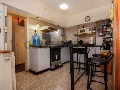 Venta Casa de 3 Dormitorios con cochera en Gral. José de San Martín, Rosario - 2