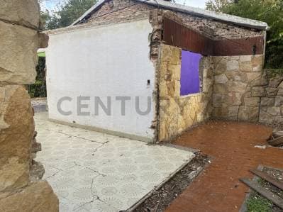 Oportunidad: Lote con estructura a reciclar en venta – City Bell - 3