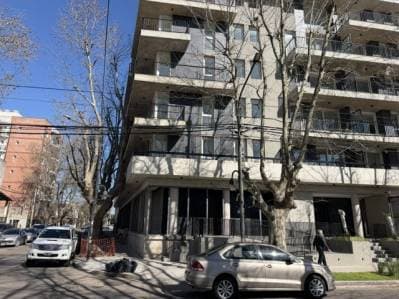 VENTA 2 AMBIENTES A ESTRENAR EN TIGRE CENTRO, EDIFICIO DE CATEGORÍA. - 2