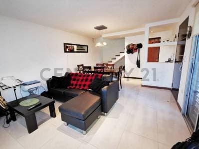 Duplex de 3 dormitorios con cochera y parque en venta en Gon - Principal