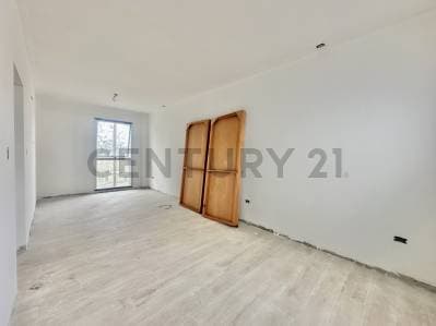 Departamento en venta en La Plata de dos dormitorios con cochera - 3