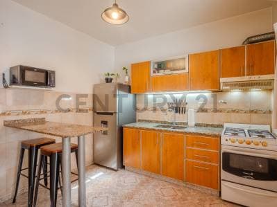 SE VENDE DUPLEX 3 AMBIENTES CON COCHERA Y PATIO APTO CREDITO - 3