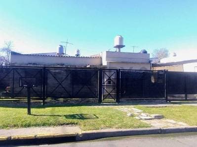 VENTA LOTE CON CASA + DPTO A TERMINAR | ITUZAINGÓ - 2