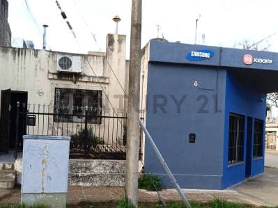 Casa + Local Comercial en esquina céntrica sobre Av. España. VENADO TUERTO - 2