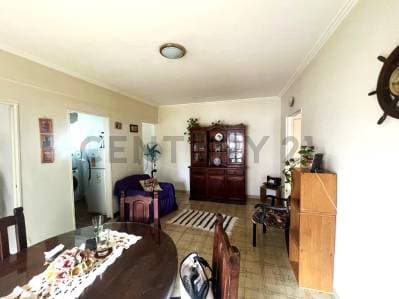 VENTA DEPARTAMENTO 3 AMBIENTES, POR ESCALERA MUY LUMINOSO Y AMPLIO. - 5