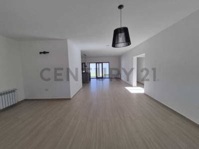 HERMOSA CASA PLANTA BAJA A ESTRENAR - USD 220.000 y cuotas - - 3