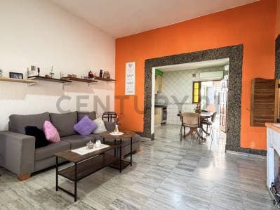 Venta Casa 3 ambientes con garage, jardín, patio y quincho – Sarandí, Avellaneda - EVALUA PERMUTA - 2