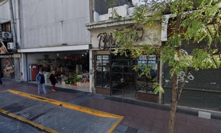 Oportunidad! Local en Venta en Flores, Excelente Para Inversionistas - 4