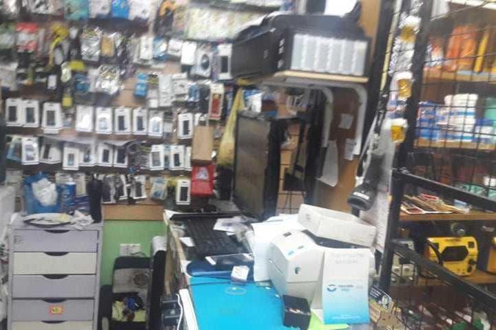 Local. | Rincon Al 100 - 3