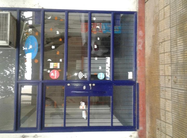Local Comercial a La Calle. Zona Colegios y Tribunales. Quilmes Centro. - 2
