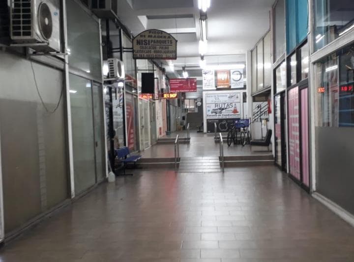 Se Vende Local en Galeria Sobre Av! - 5