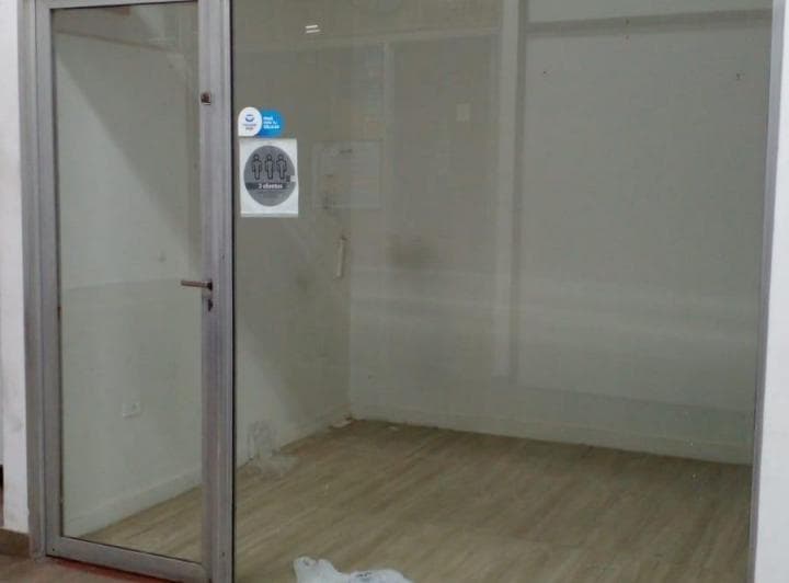 Se Vende Local en Galeria Sobre Av! - 2