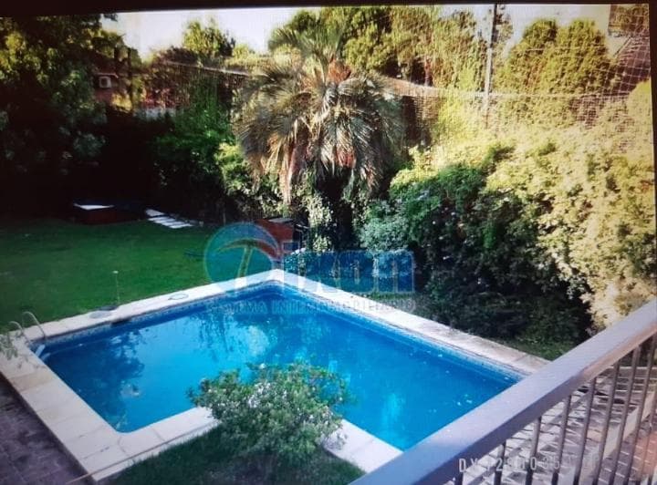 Lomas Jockey, Casa con Lindo Jardin - 4