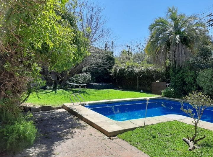 Lomas Jockey, Casa con Lindo Jardin - 3