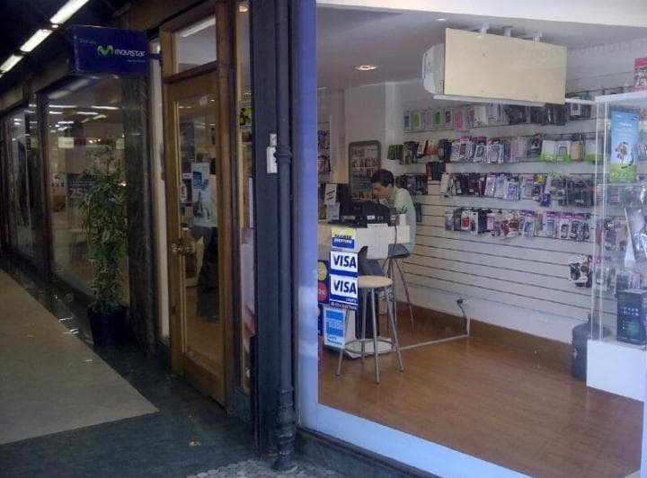 Excelente Local con Renta - 3