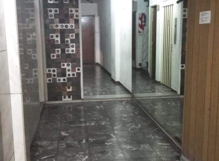 Monoambiente con Balcon Aterrazado a 1 Cda de Av Rivadavia - 2