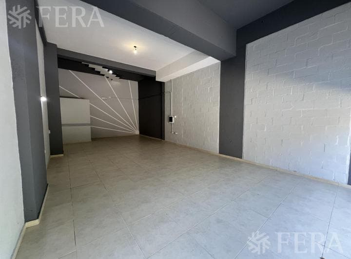 Venta de Local en Wilde Excelente Ubicación - 5