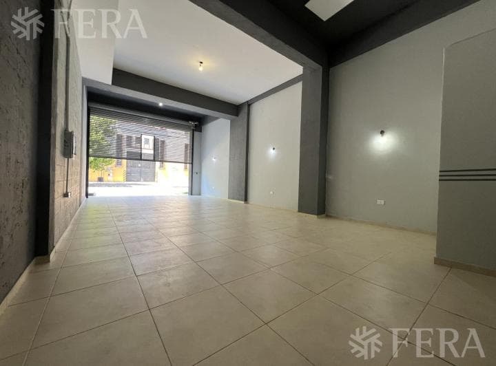 Venta de Local en Wilde Excelente Ubicación - 3
