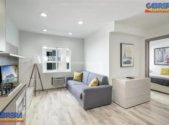 Departamento - Miami - Dade - 4