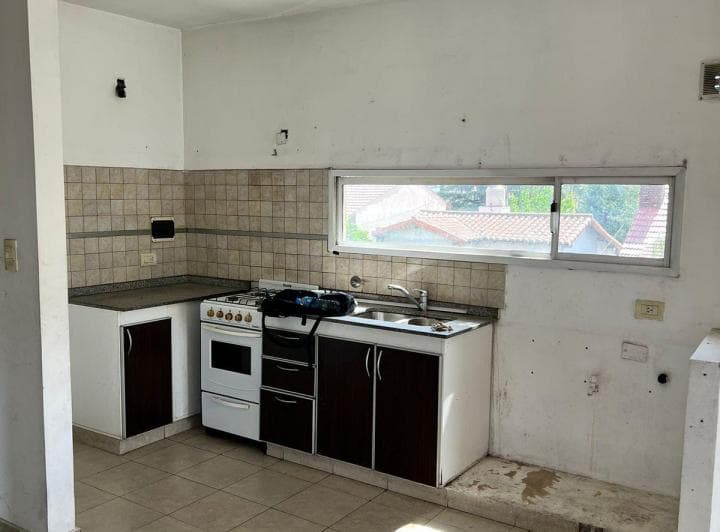 Venta de Departamento en Burzaco: 3 Ambientes con Cochera - 4