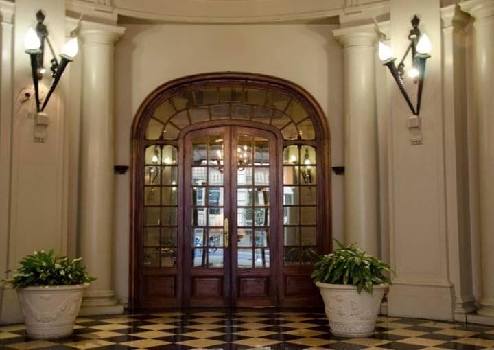 Alquiler - Oficina B - San Nicolás - Edificio Francés - Piso 1677 m² - 10 Cocheras - 2