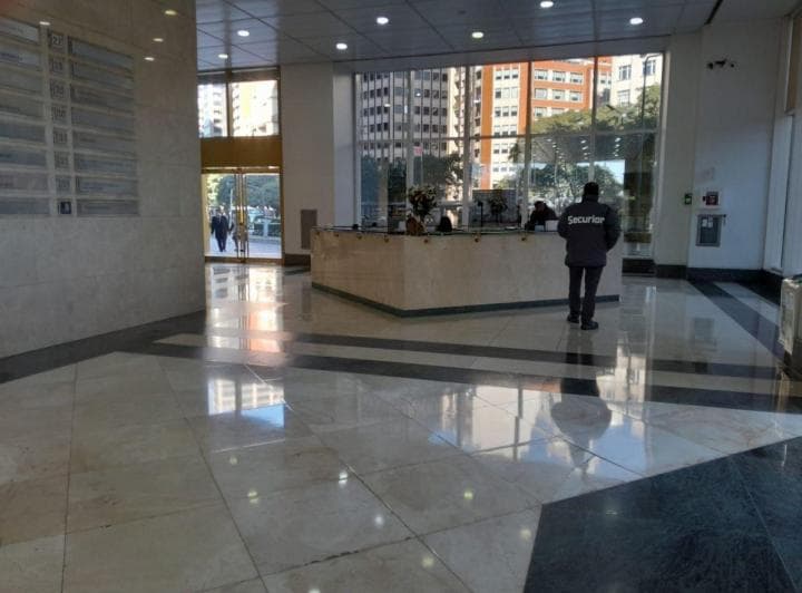 Alquiler - Oficina a + - Retiro - Alem Plaza - Piso Alto - 760 m² - 8 Cocheras - Impecable! - 5