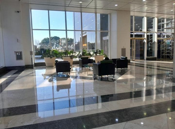 Alquiler - Oficina a + - Retiro - Alem Plaza - Piso Alto - 760 m² - 8 Cocheras - Impecable! - 4
