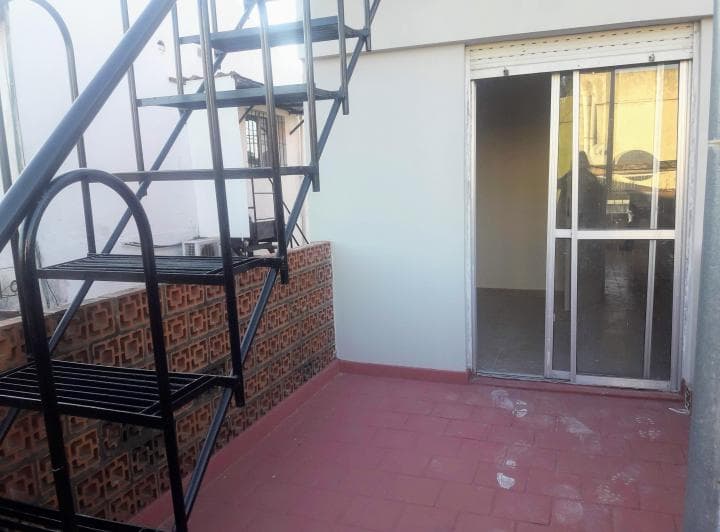 Paysandu Al 400. Casa en Dos Plantas con Patio y Cochera - 2