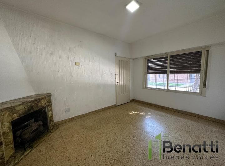 Casa en Alquiler 3 Amb con Cochera y Patio con Lavadero. - 2