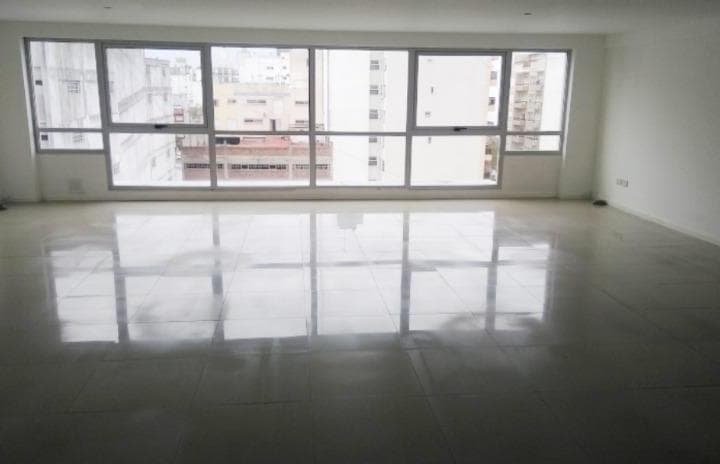 Dos Pisos de Oficinas en El Microcentro. - 3