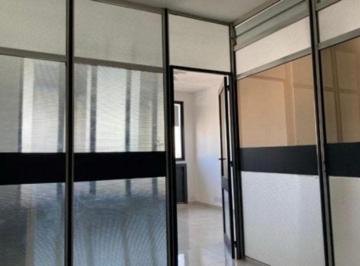 Oficina en Alquiler Ideal Para Consultorio - Zona Centro - 4