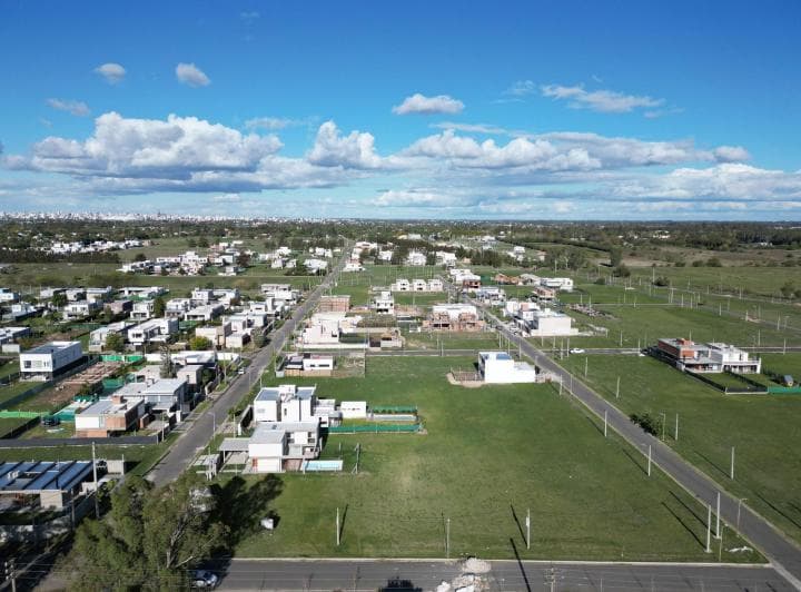 Lote en Venta | 10 X 33 m | Barrio Don Carlos I - 138 Bis y 507 Bis J. Hernández - 4