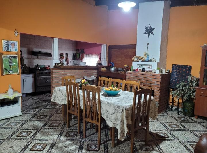 227 N°743 E/ 46 y 47 - Casa 4 Dorm. - 5