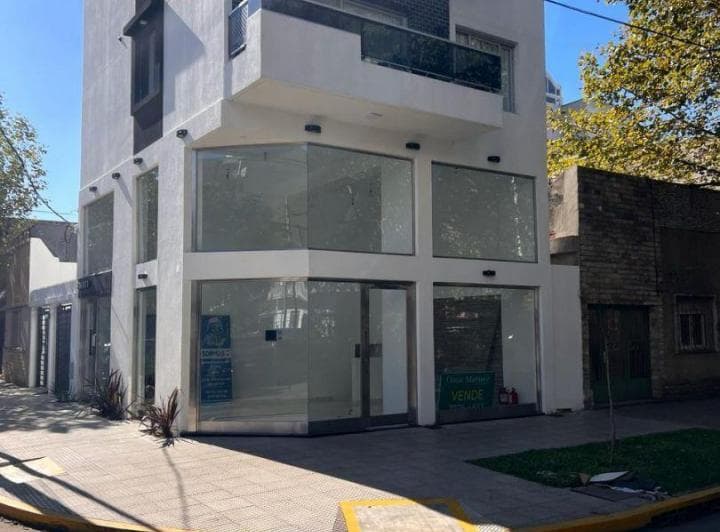 Local. | Av Urquiza Al 2500 - 3